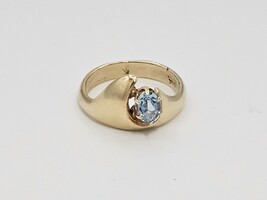 14kt Ring SZ:4.5 Y/G Solitaire With Blue Stone