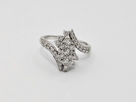 14kt Diamond Ring Cluster SZ:7.5 W/G 