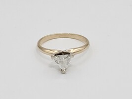 14kt SZ:6 Y/G Solitaire Ring 