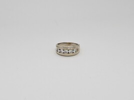 14kt SZ10.5 Y/G Ring With Stones