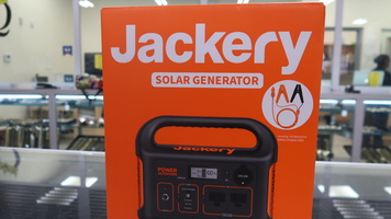 JACKERY EXPLORER 290 PLUS SOLAR POWER CHARGER