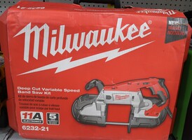 Milwaukee 6232-21, 11 Amp Deep Cut Band Saw with Hard Case