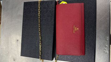 prada borsa portafoglio