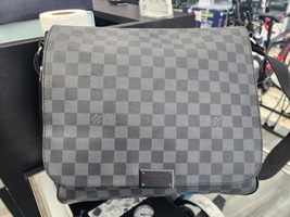 Louis Vuitton Damier Graphite District GM