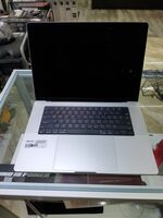 Apple MacBook Pro (MK1E3ll/A)