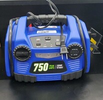 CEN-TECH 750 Peak Amp Portable Car Battery Jump Starter and Power Pack