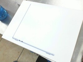 APPLE 13 INCH MACBOOK AIR M4 CHIP 16GB 256GB IN BOX 